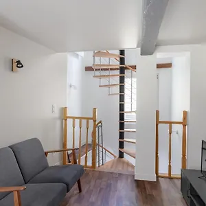  Appartement Un Petit Coin De Cathédrale France